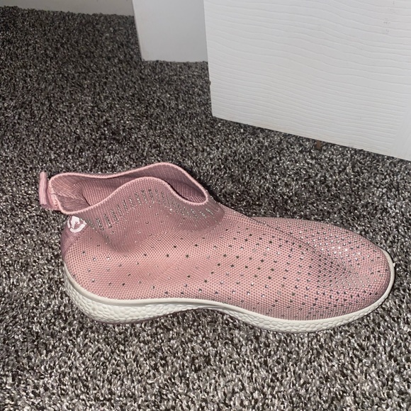 Nice pair of shoes,hasn’t been used - Picture 2 of 2